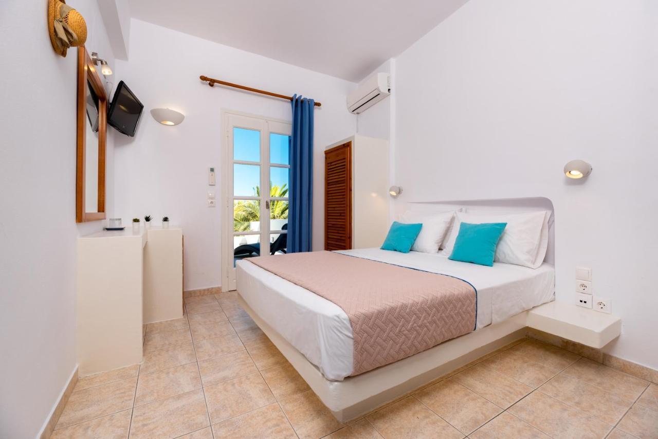 Hotel Seaside Breeze à Kamári Extérieur photo