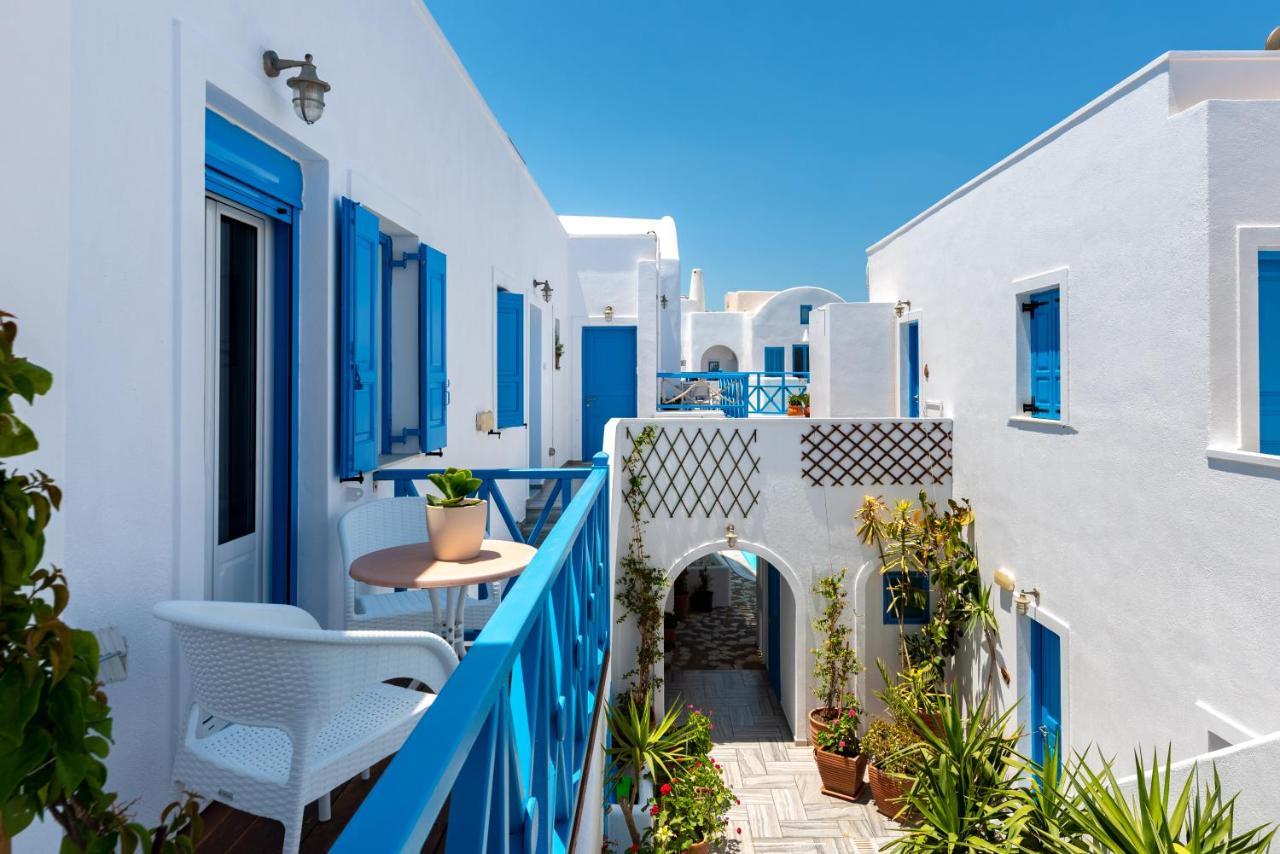Hotel Seaside Breeze à Kamári Extérieur photo