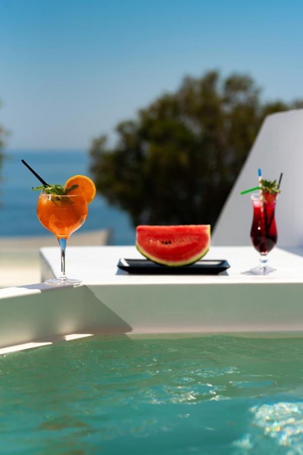 Hotel Seaside Breeze à Kamári Extérieur photo